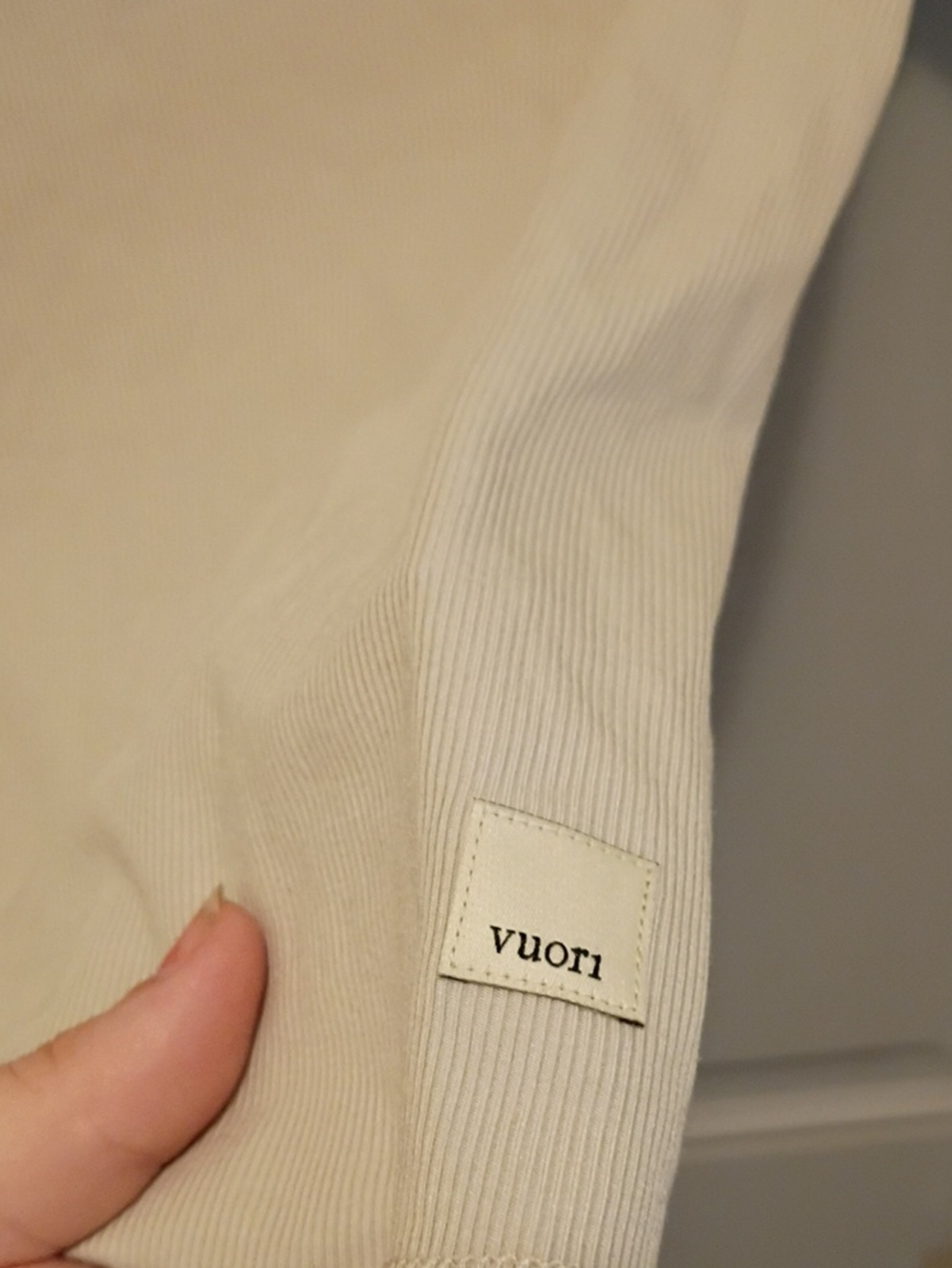 Vuori Women's  Pose Fitted Tee Size XS - Picture 4 of 5